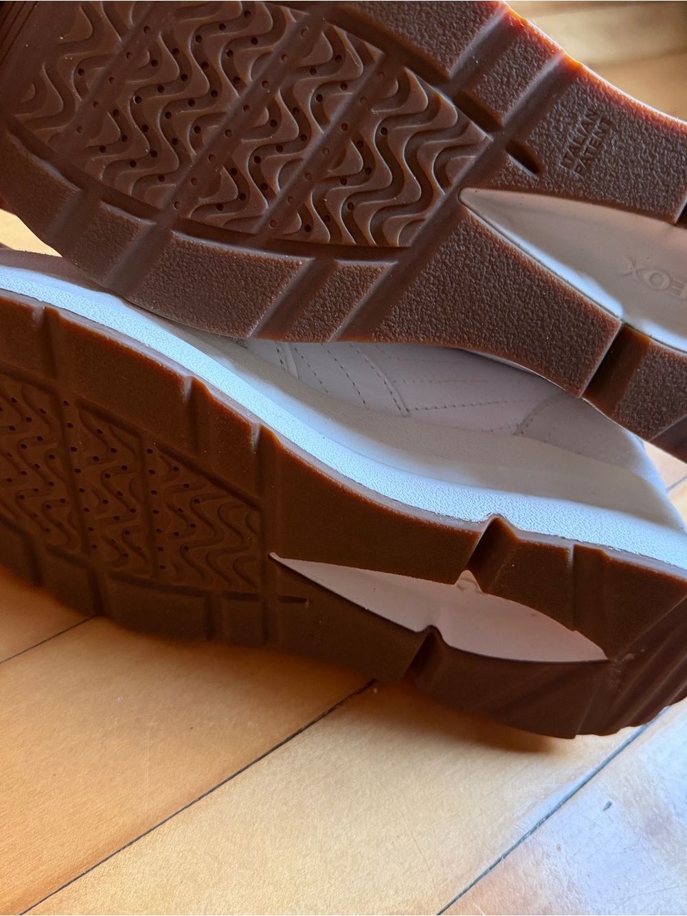 Geox White Leather & Suede Low-Top Sneakers - Picture 3 of 10
